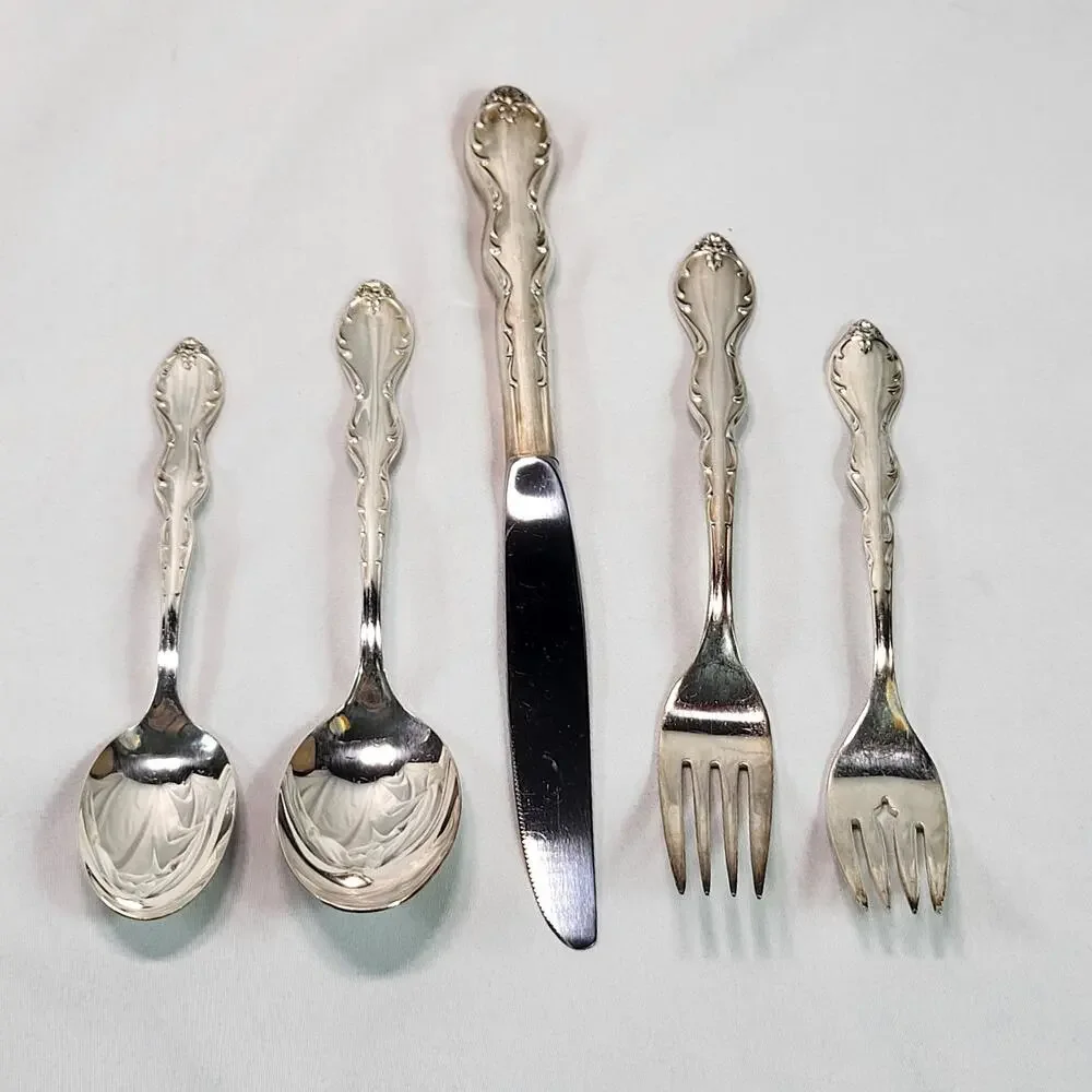 Rogers Camelot Melody Silverplate 5‎ Piece Place Setting Silverware 1964